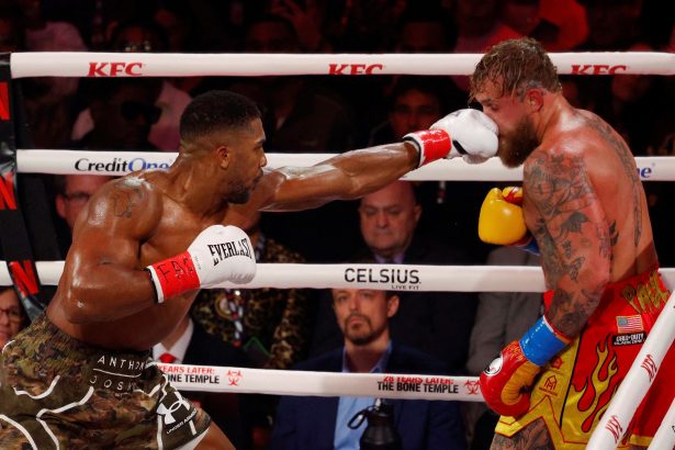 Anthony Joshua noquea a Jake Paul en el épico combate de Netflix