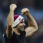 Dibu Martínez brilla con atajada clave en victoria del Aston Villa