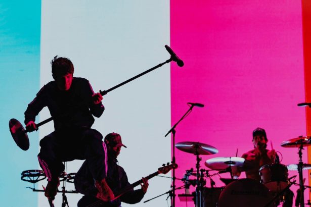 Top 10 Álbumes de Rock 2025: Riffs que Reinventan el Género