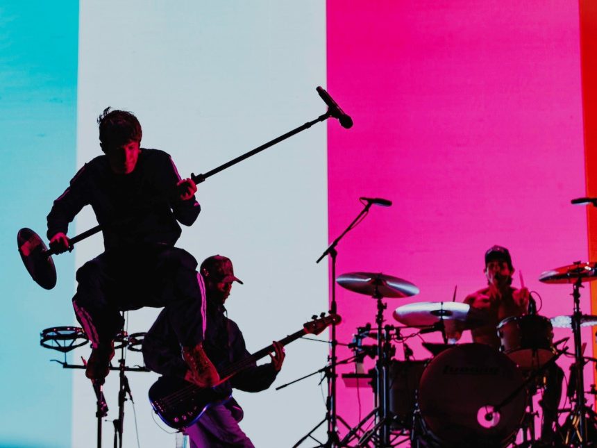 Top 10 Álbumes de Rock 2025: Riffs que Reinventan el Género