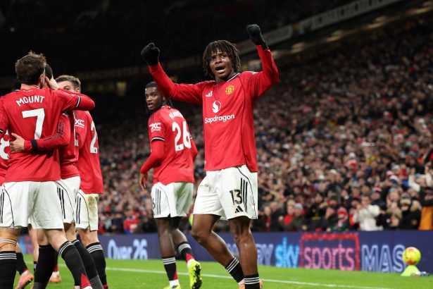 Manchester United brilla en Boxing Day: Licha Martínez marca la diferencia