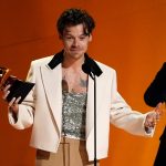 Harry Styles sorprende a sus fans con enigmático mensaje tras 2 años
