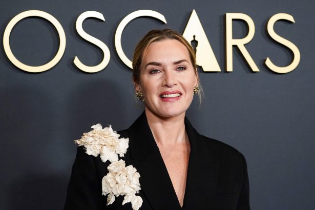Kate Winslet revela sus primeras experiencias sexuales con mujeres