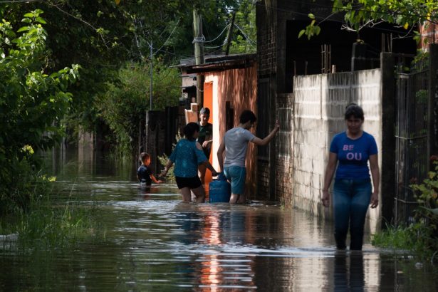 Inundaciones en Corrientes: Aumentan evacuados y pronostican más lluvias