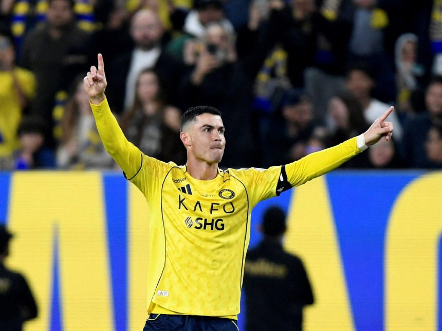 Cristiano Ronaldo brilla en Al Nassr: Gol de espalda y camino al 1.000