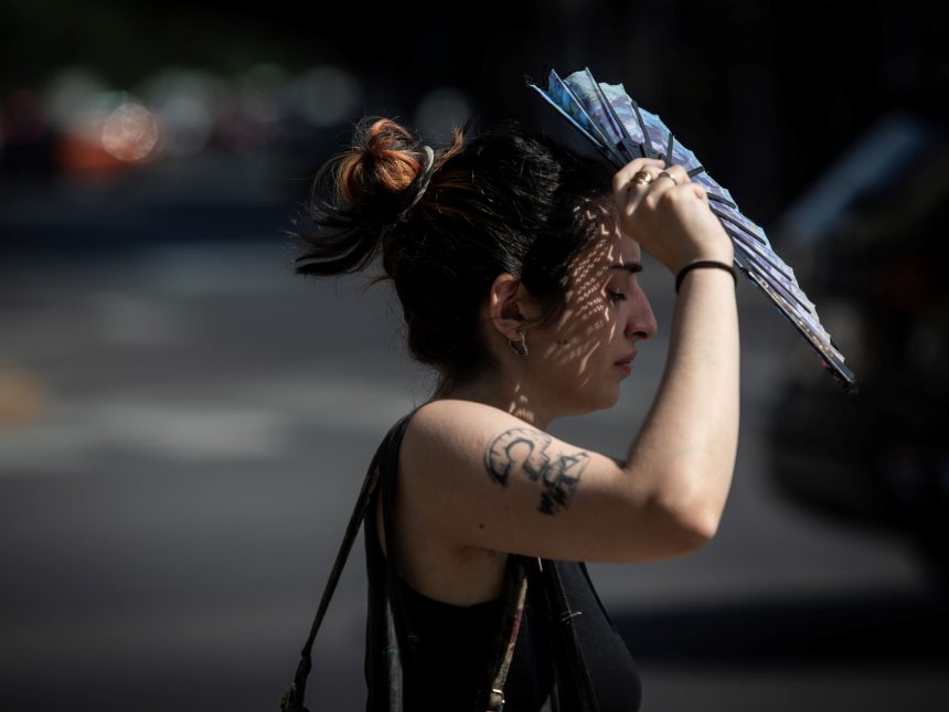 Alerta Naranja: Calor extremo y chaparrones en Año Nuevo