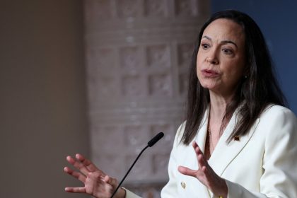 Trump ignora a Corina Machado y apoya a la vice chavista Delcy