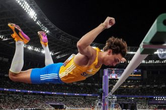 Armand Duplantis: El garrochista que redefine la perfección