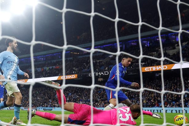 Enzo Fernández brilla: Chelsea empata en el último suspiro al City