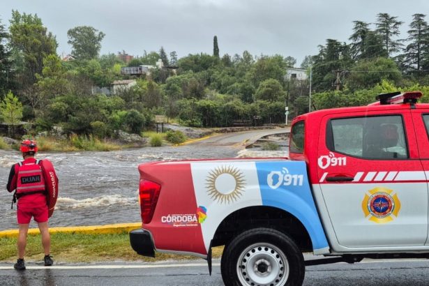 Impactantes inundaciones en Córdoba: rescates, autos atrapados y caos