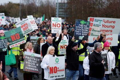 Protestas agrícolas en Europa: tractores bloquean rutas por UE-Mercosur