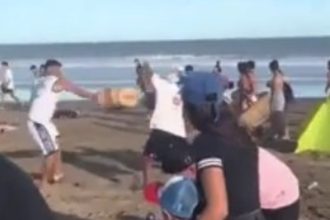 Caos en Mar Azul: Pelea épica entre vendedores y churreros