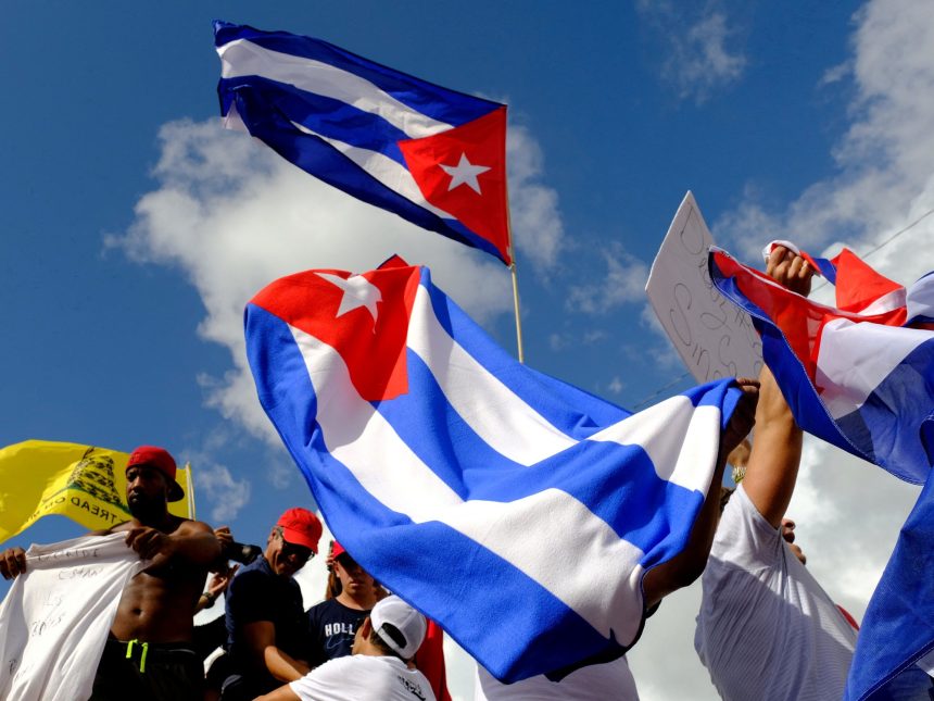 En Miami, cubanos sueñan con un cambio en La Habana al estilo Trump