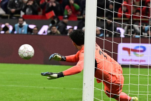 Bono brilla en penales y Marruecos vence a Nigeria: ¡Finalistas!