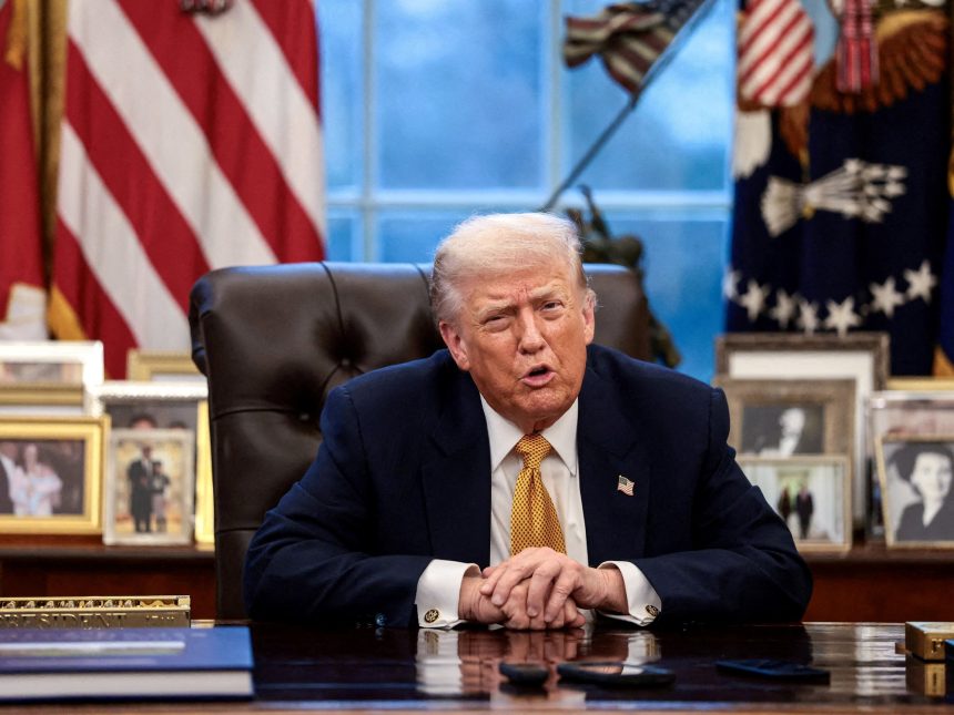 Trump propone cobrar $1,000 millones por asientos en su Junta de Paz