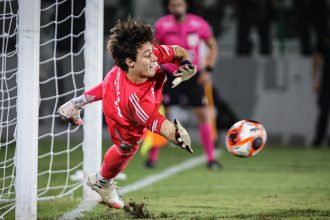 Gallardo celebra su 50° cumpleaños con triunfo por penales ante Peñarol