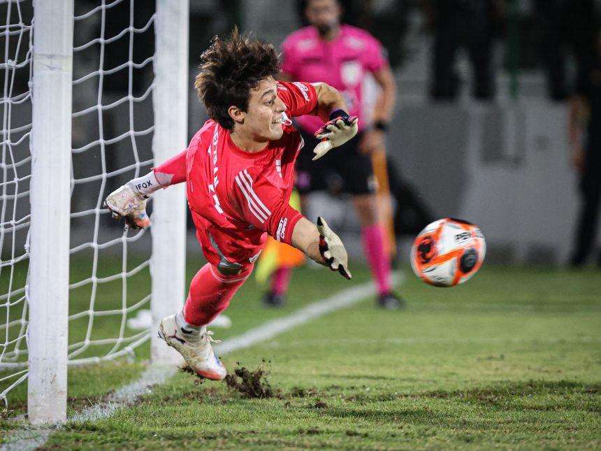 Gallardo celebra su 50° cumpleaños con triunfo por penales ante Peñarol