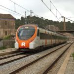 Tragedia en Barcelona y Girona: Dos trenes descarrilan, un muerto y 15 heridos