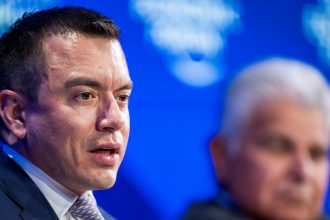 Ecuador impone arancel del 30% a Colombia por falta de seguridad