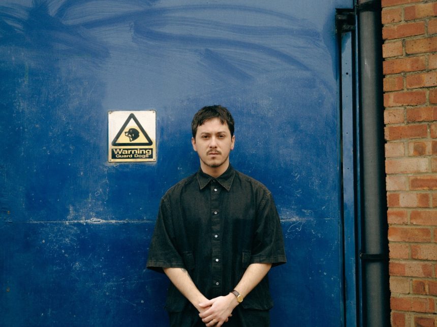 Pat Alvarez: El talentoso argentino que cierra ‘Emily in Paris