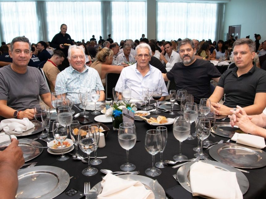 Barrionuevo lidera encuentro contra la Reforma Laboral con Kicillof