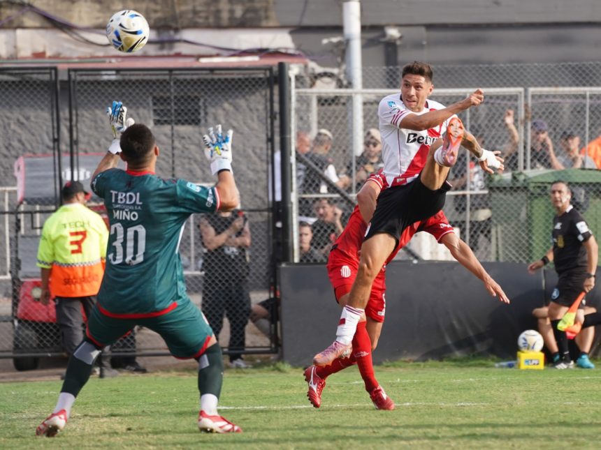 River arranca el torneo con victoria: Montiel y Moreno brillan