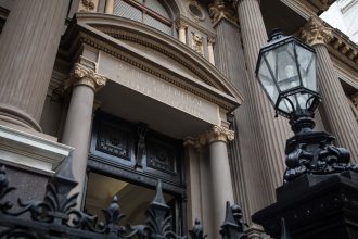 Escándalo en el BCRA: Audios revelan conexiones en compra de dólar