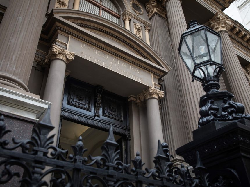 Escándalo en el BCRA: Audios revelan conexiones en compra de dólar