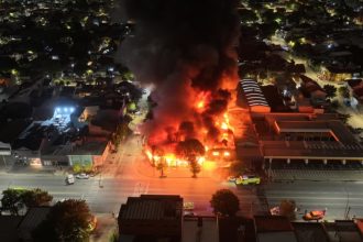 Incendio en Mar del Plata: Destrucción de taller y ferretería