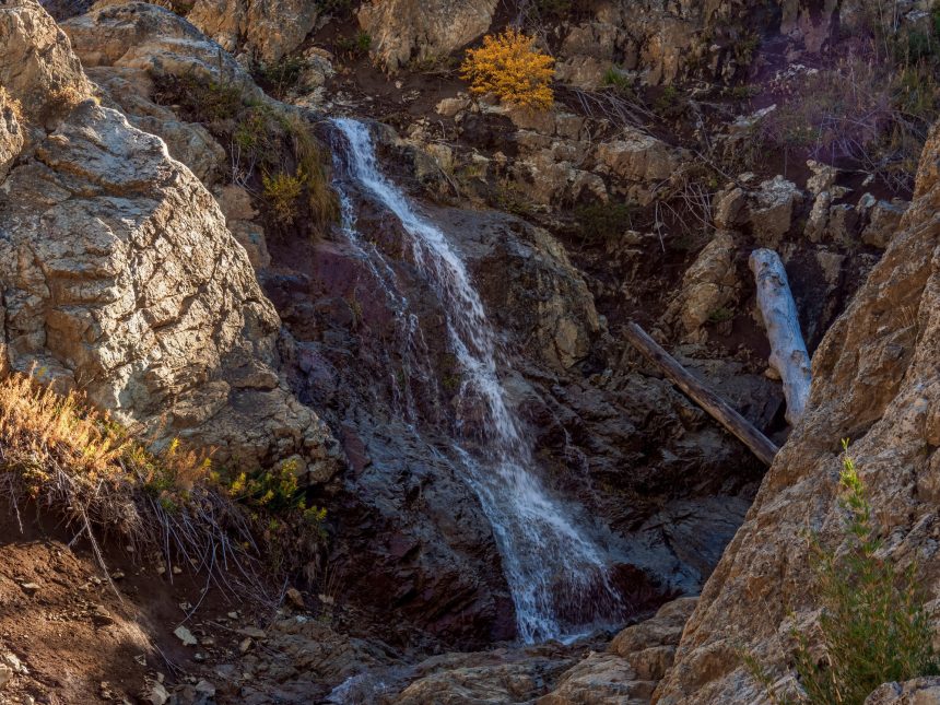 Tragedia en Bariloche: turista bonaerense muere tras caer en cascada