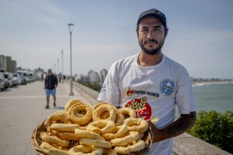 Descubre el snack del año que desafía a los churros en la playa