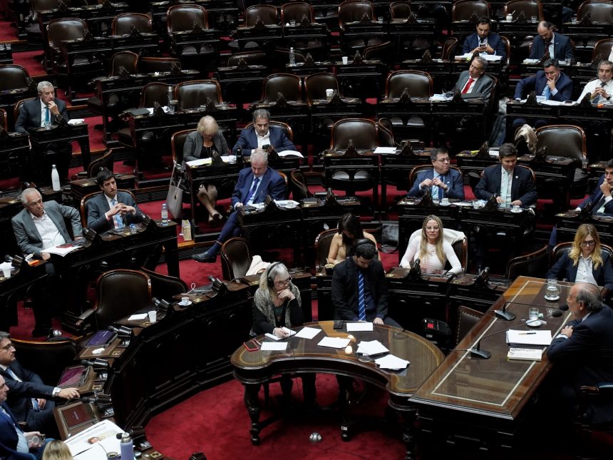 Oposición en Diputados: Lucha por rechazar el DNU de la SIDE