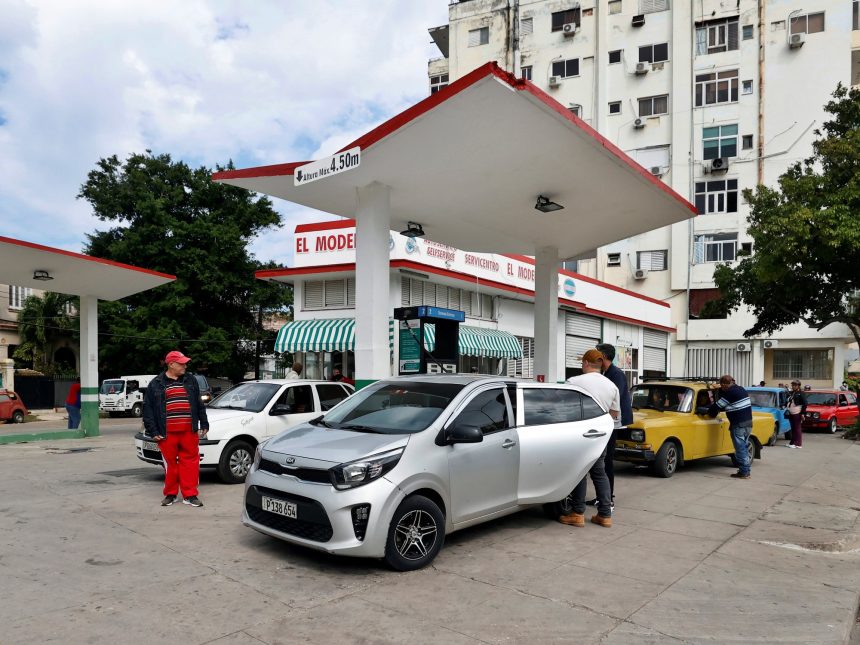 Trump tilda a Cuba de ‘amenaza excepcional’ y corta su combustible