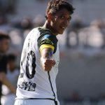 Defensa y Justicia brilla con golazo de Botta y hunde a Riestra