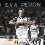 Sarmiento brilla ante Banfield: penal polémico y roja decisiva