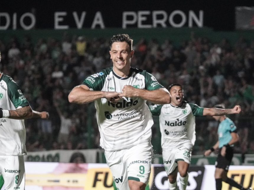 Sarmiento brilla ante Banfield: penal polémico y roja decisiva
