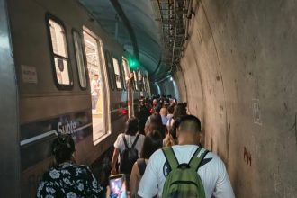 Evacuación de Subte Línea E: Falla Técnica y Pasajero Descompuesto