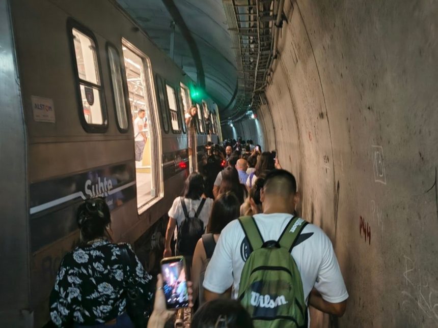 Evacuación de Subte Línea E: Falla Técnica y Pasajero Descompuesto