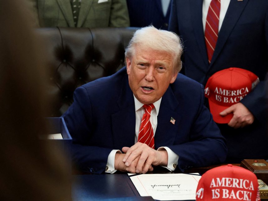 Trump intenta alterar reglas electorales en 15 estados para noviembre