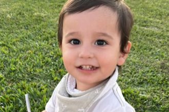 Emotiva historia: Mamá del niño con cáncer comparte su experiencia en Florianópolis