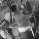 Chofer furioso abandona colectivo tras pelea con pasajero