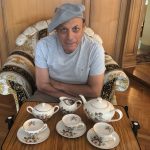 Descubre al coleccionista que rescató el juego de té de Yiya Murano