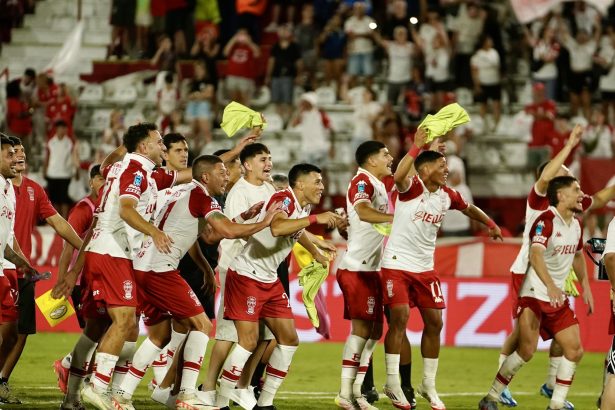 Caicedo brilla en el Ducó: Huracán festeja en el clásico ante San Lorenzo