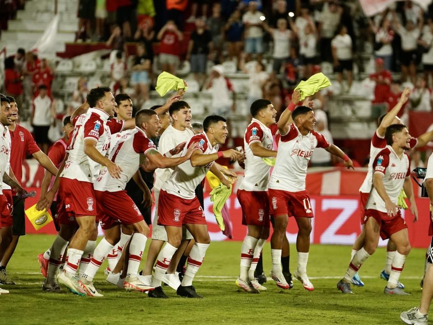 Caicedo brilla en el Ducó: Huracán festeja en el clásico ante San Lorenzo