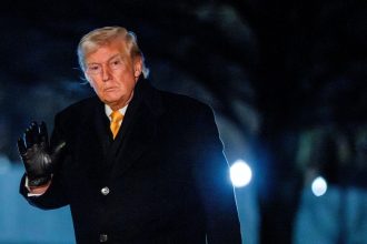 Trump busca el voto italiano y propone estatua de Colón en la Casa Blanca