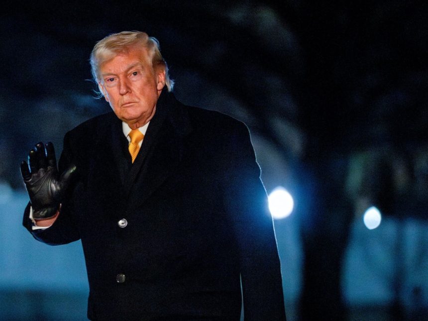 Trump busca el voto italiano y propone estatua de Colón en la Casa Blanca