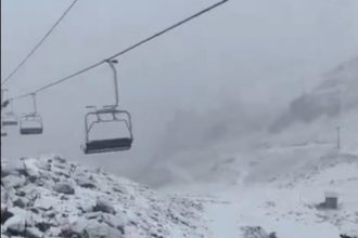 ¡Inesperada nevada en el cerro Catedral: verano se viste de blanco!