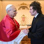 Javier Milei invita al Papa León XIV a una histórica visita a Argentina