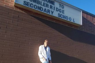 Caos en Canadá: Estudiantes y profesores se refugian en la escuela