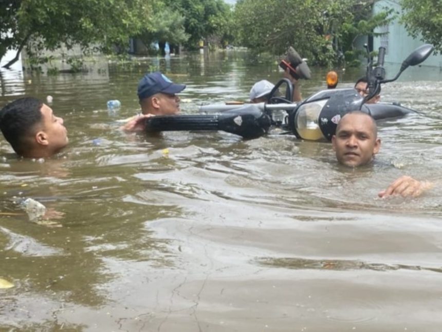 Colombia en Crisis: 22 Muertos y 120,000 Afectados por Inundaciones